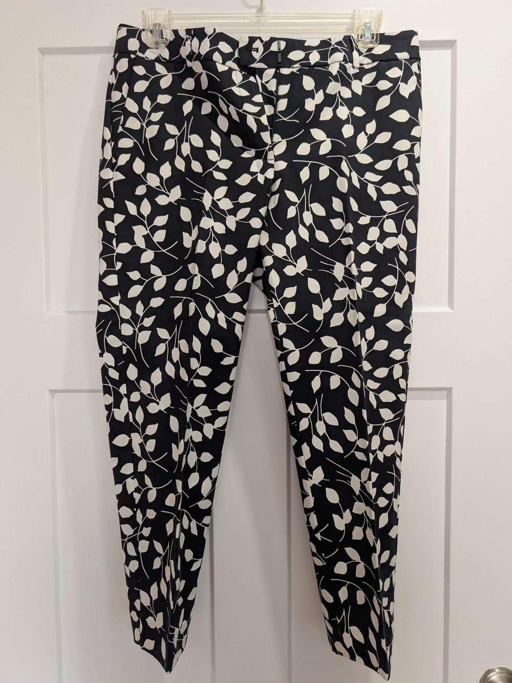 Talbots Black and White Leaf-Print Cropped Pants